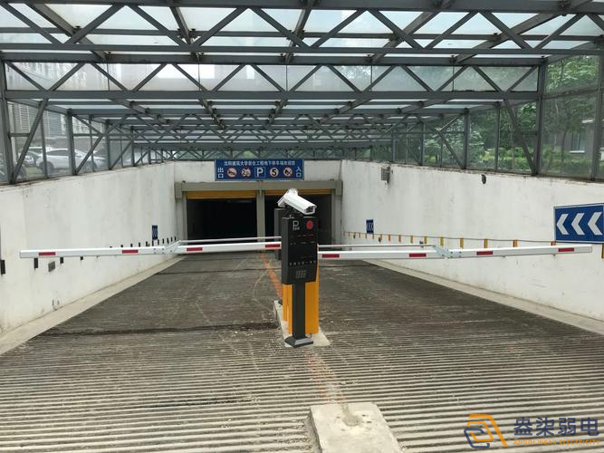 成都地下車庫道閘弱電配套施工