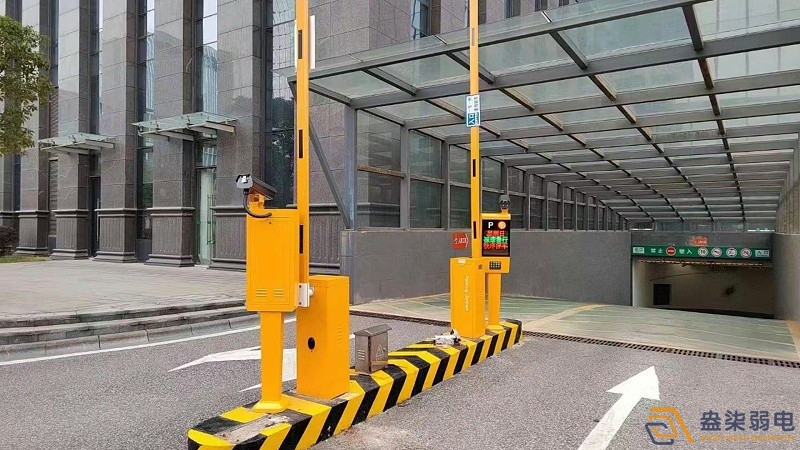 停車(chē)場(chǎng)地感線圈防砸系統(tǒng)多少錢(qián)一套？